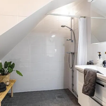 Beautiful And Modern Accommodation Near Stockholm City Exterior photo